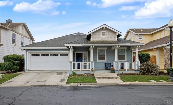a front view of house with yard