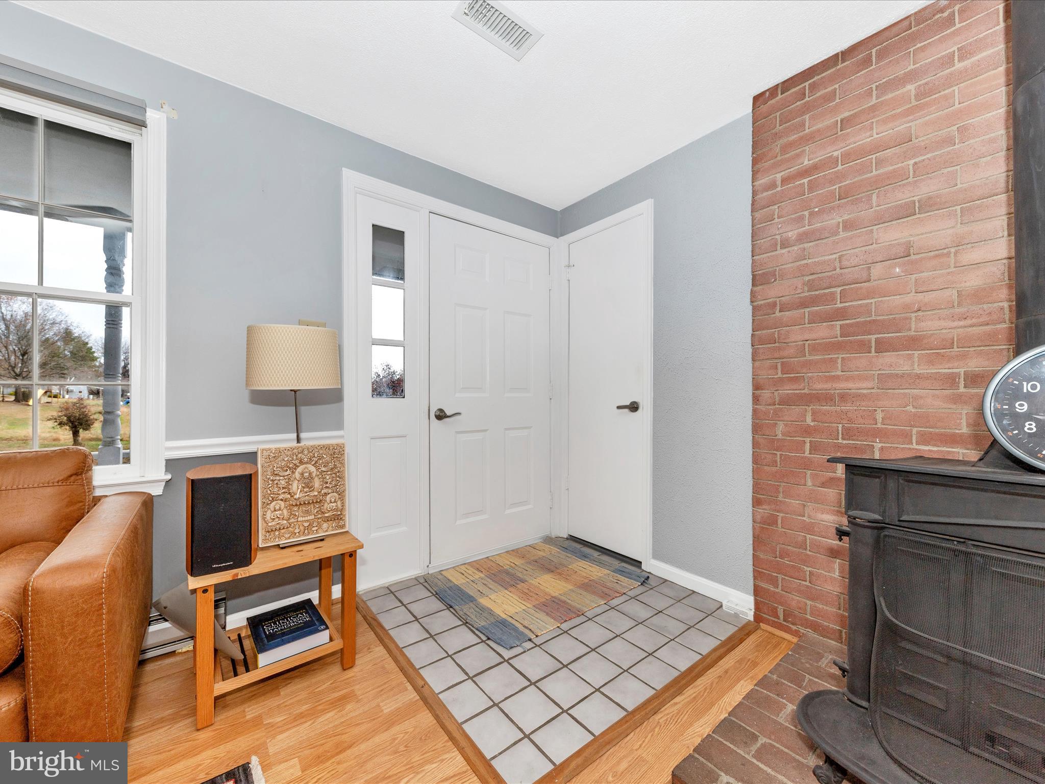 8722 Indian Springs Road Frederick, MD 21702 - Photo 2 of 54 Foyer
