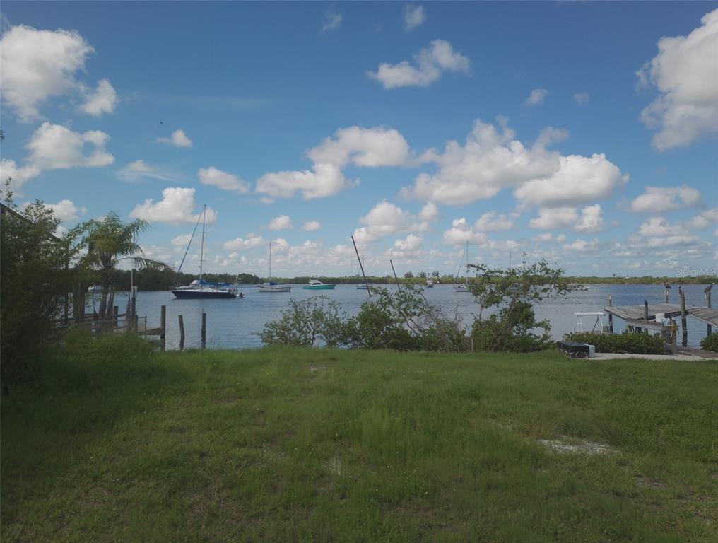 3322 West Shell Point Road, Unit B Ruskin, FL 33570 - Photo 10 of 13 a view of a big yard