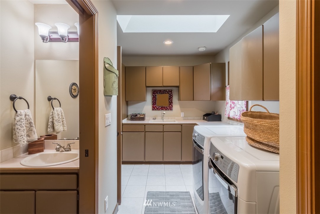 8920 Northeast 176th Street Bothell, WA 98011 - Photo 11 of 21 Gallery Image 11