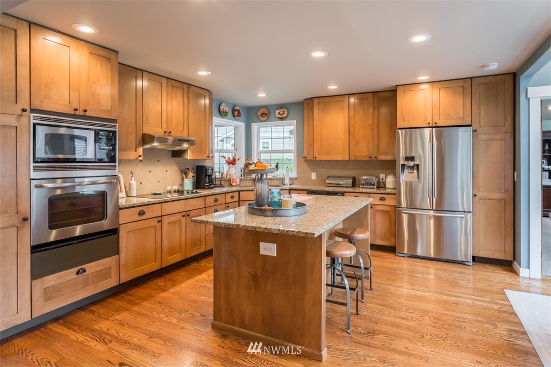 8920 Northeast 176th Street Bothell, WA 98011 - Photo 8 of 21 Gallery Image 8