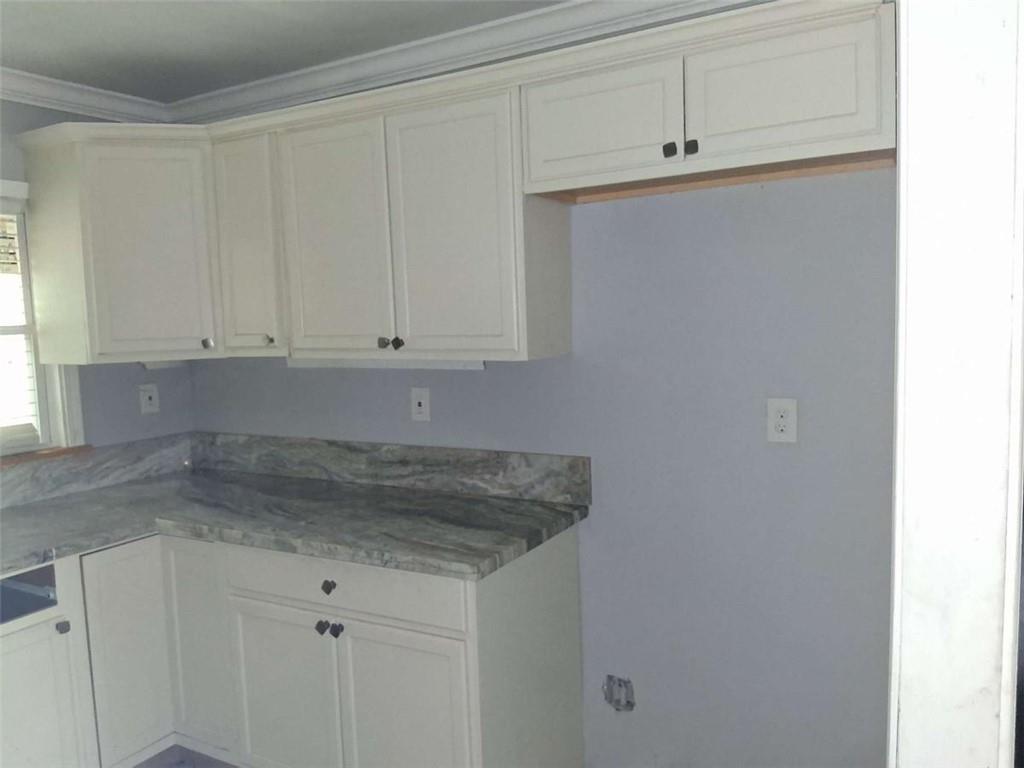 1032 Valley View Road Southeast Atlanta, GA 30315 - Photo 8 of 25
