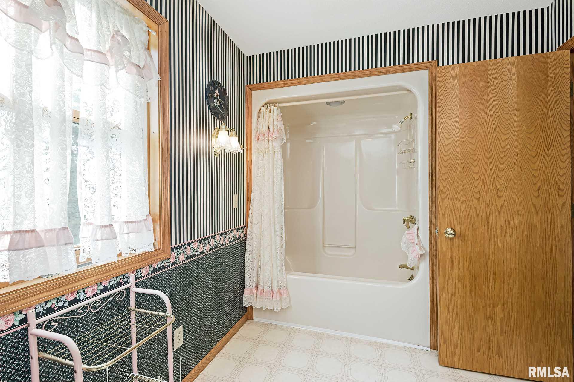 14287 Bellevue-Cascade Road Zwingle, IA 52079 - Photo 24 of 44 Gallery Image 24