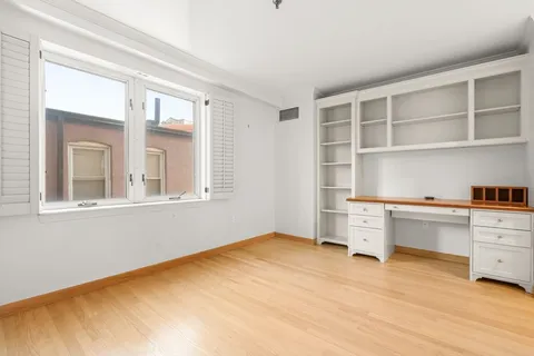 $1,150,000 | 350 North Street, Unit 301, Boston, MA 02109