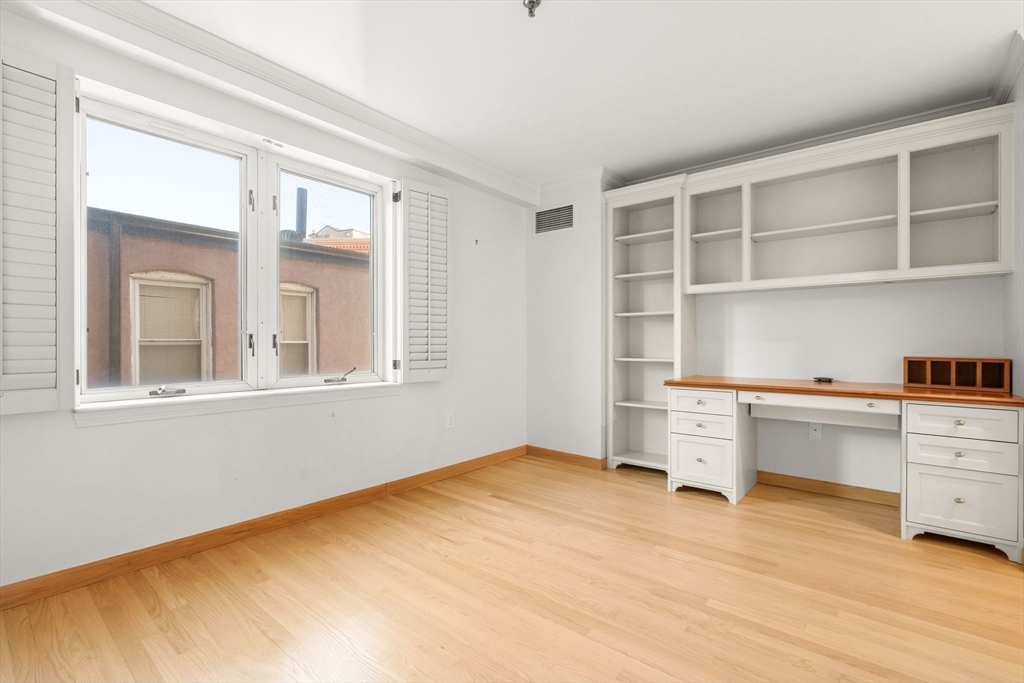 350 North Street, Unit 301 Boston, MA 02109 - Photo 14 of 24