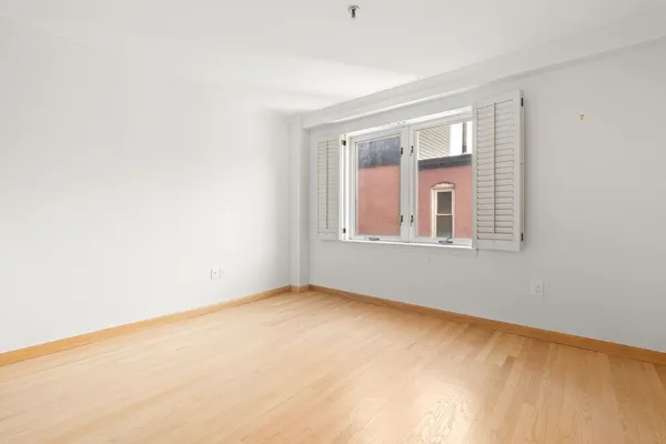 $1,142,000 | 350 North Street, Unit 301, Boston, MA 02109