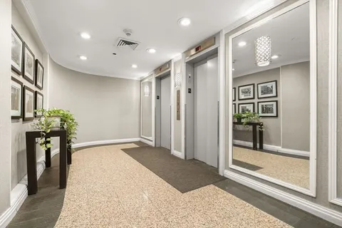 $1,150,000 | 350 North Street, Unit 301, Boston, MA 02109