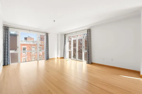 $1,142,000 | 350 North Street, Unit 301, Boston, MA 02109