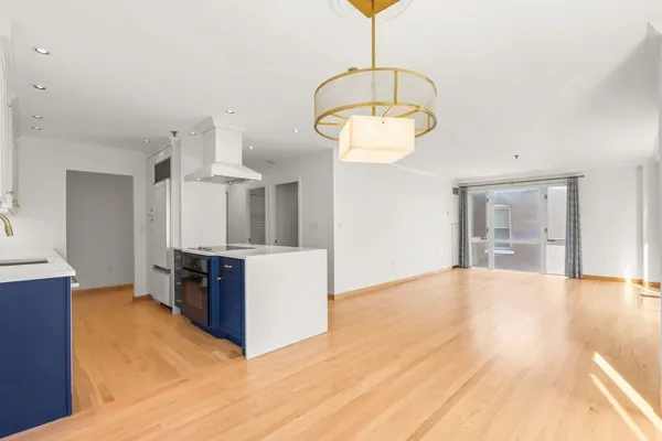 $1,142,000 | 350 North Street, Unit 301, Boston, MA 02109