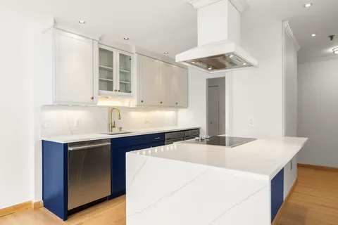 $1,150,000 | 350 North Street, Unit 301, Boston, MA 02109