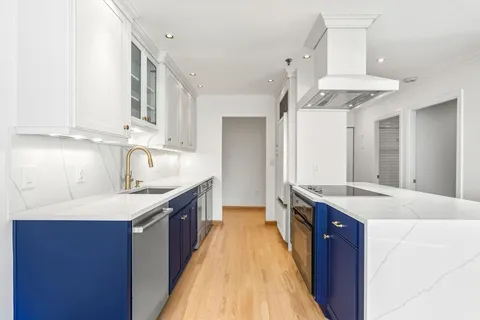 $1,150,000 | 350 North Street, Unit 301, Boston, MA 02109