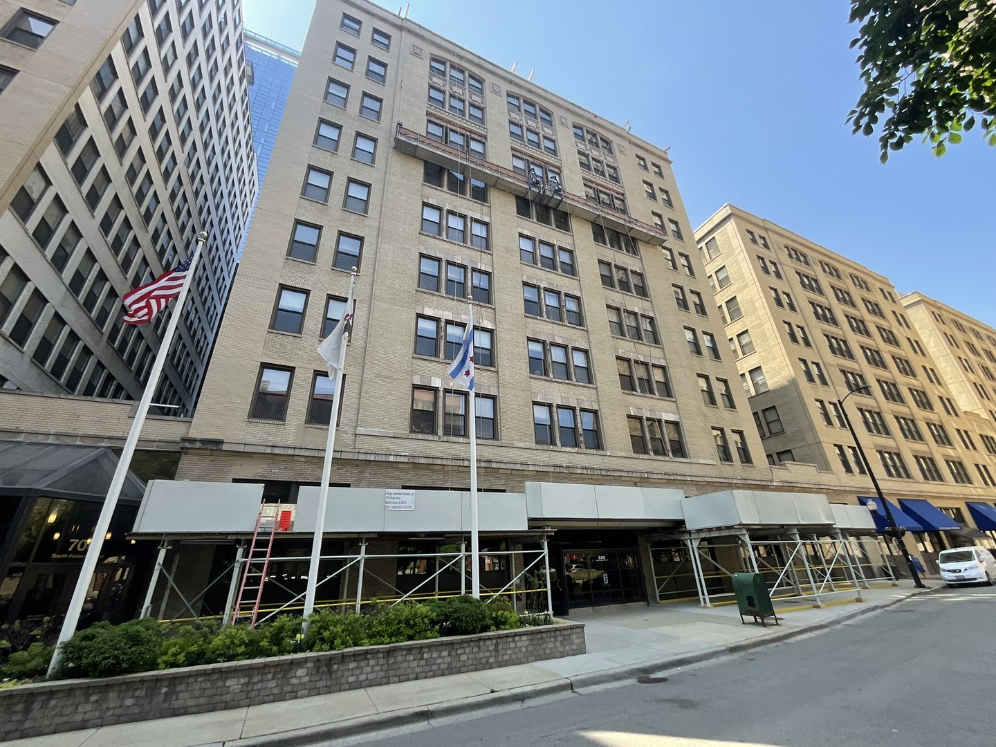 680 South Federal Street, Unit 804 Chicago, IL 60605 - Photo 1 of 9 front view of a building