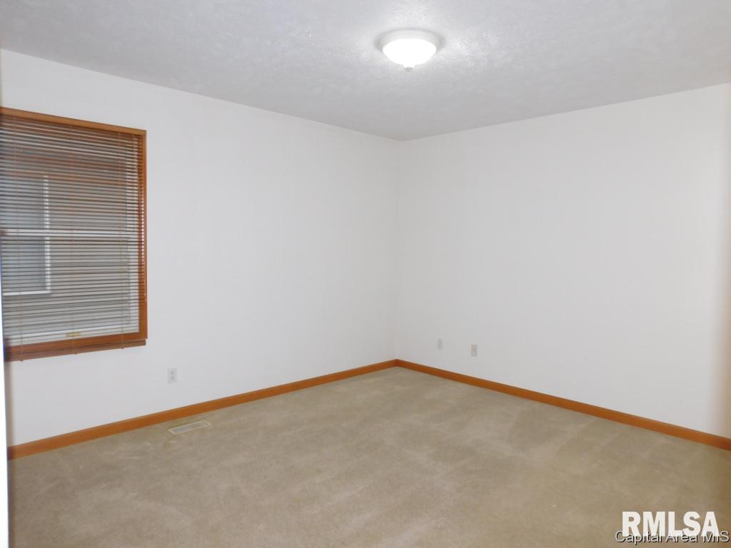 2420 Neil Road Springfield, IL 62702 - Photo 14 of 26