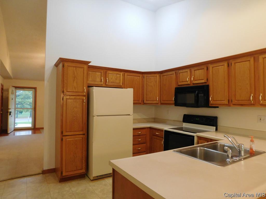 2420 Neil Road Springfield, IL 62702 - Photo 5 of 26