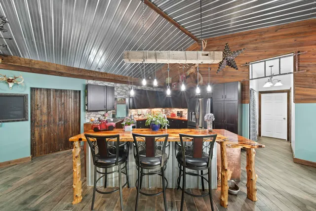 $529,900 | 6635 East Chicago Road, Jonesville, MI 49250