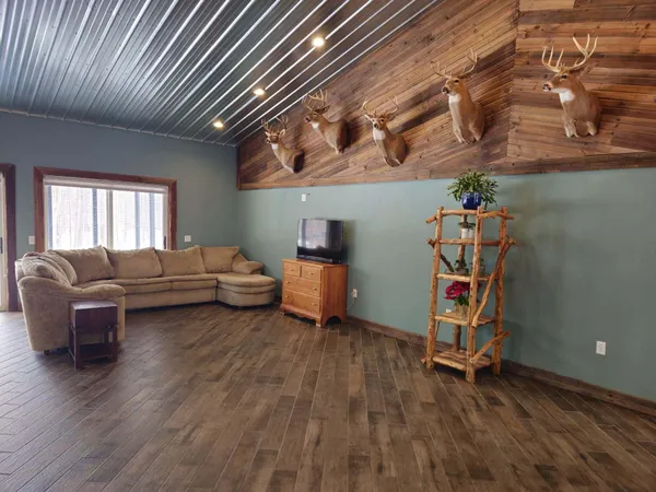 $499,000 | 6635 East Chicago Road, Jonesville, MI 49250