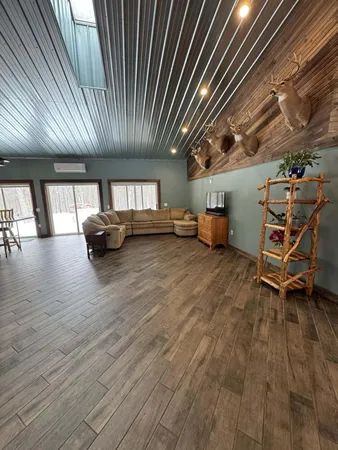 $499,000 | 6635 East Chicago Road, Jonesville, MI 49250