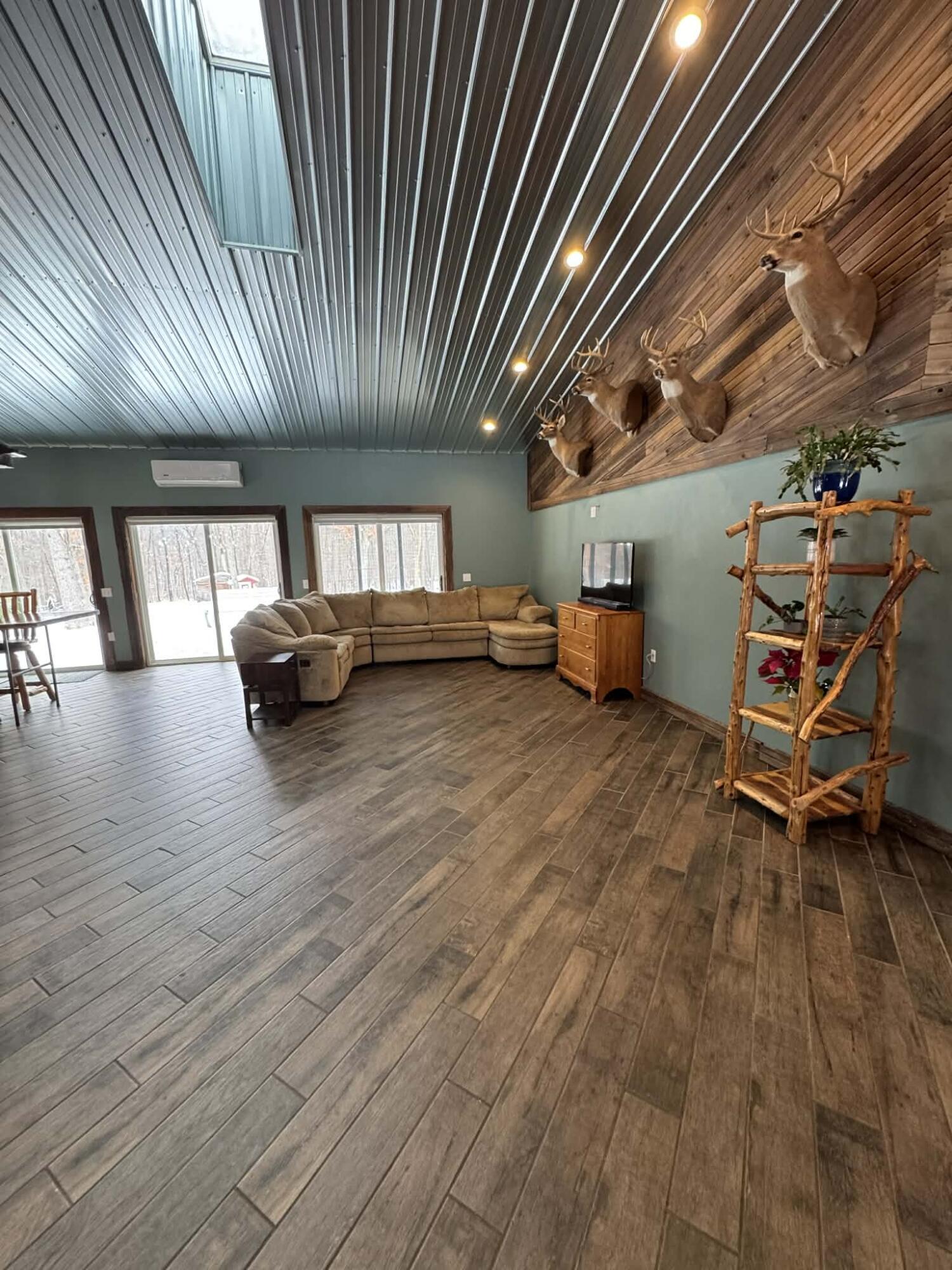 6635 East Chicago Road Jonesville, MI 49250 - Photo 13 of 61 0c136ec5-8b8b-4b88-88fe-a7bb732f281c