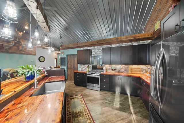 $529,900 | 6635 East Chicago Road, Jonesville, MI 49250