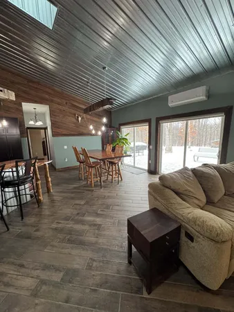 $499,000 | 6635 East Chicago Road, Jonesville, MI 49250