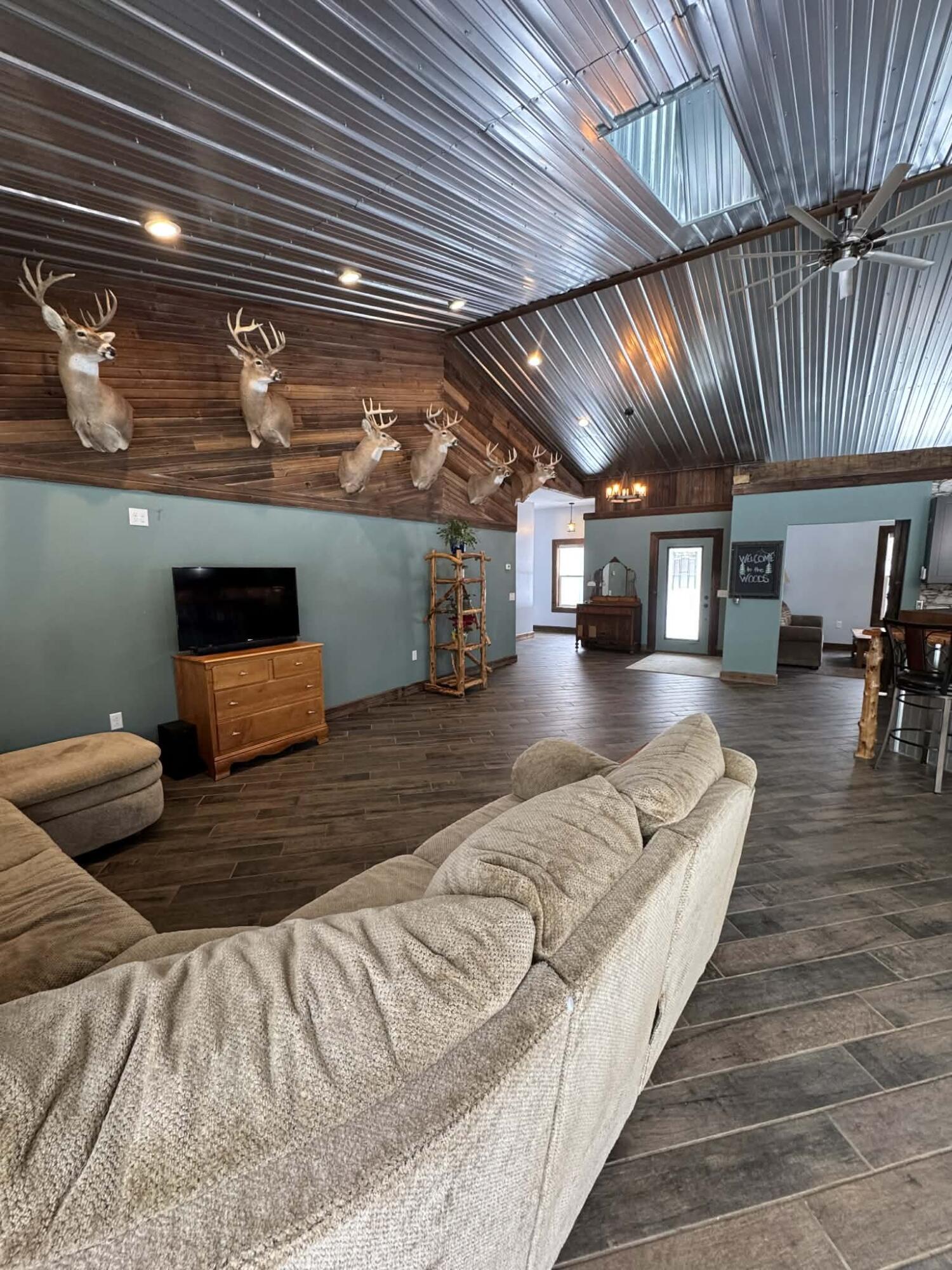 6635 East Chicago Road Jonesville, MI 49250 - Photo 15 of 61 551525f4-1ebc-42d7-b40b-6a01f63c3c82