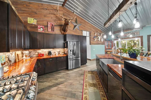 $499,000 | 6635 East Chicago Road, Jonesville, MI 49250