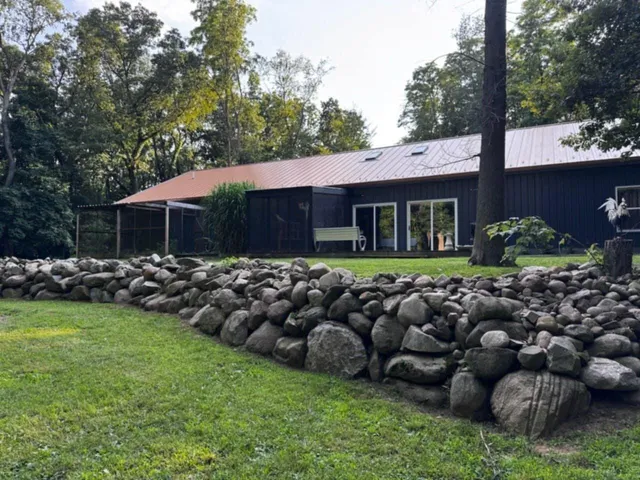 $539,700 | 6635 East Chicago Road, Jonesville, MI 49250