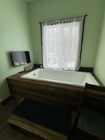 $499,000 | 6635 East Chicago Road, Jonesville, MI 49250