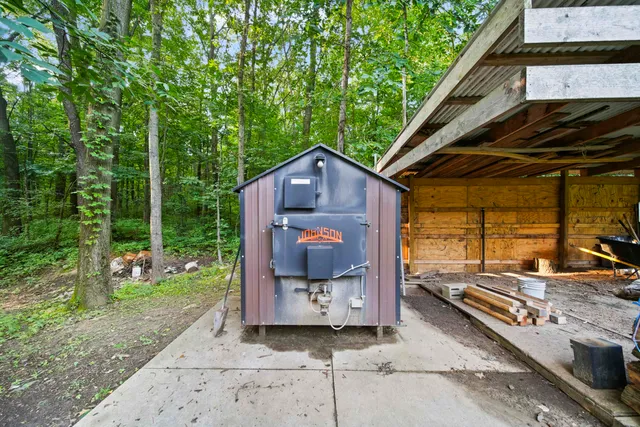 $539,700 | 6635 East Chicago Road, Jonesville, MI 49250