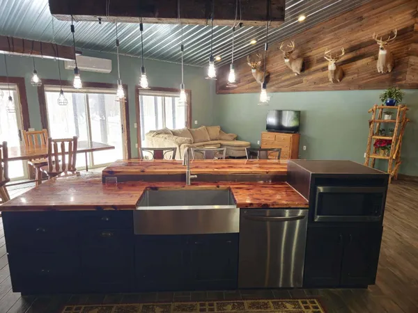 $499,000 | 6635 East Chicago Road, Jonesville, MI 49250