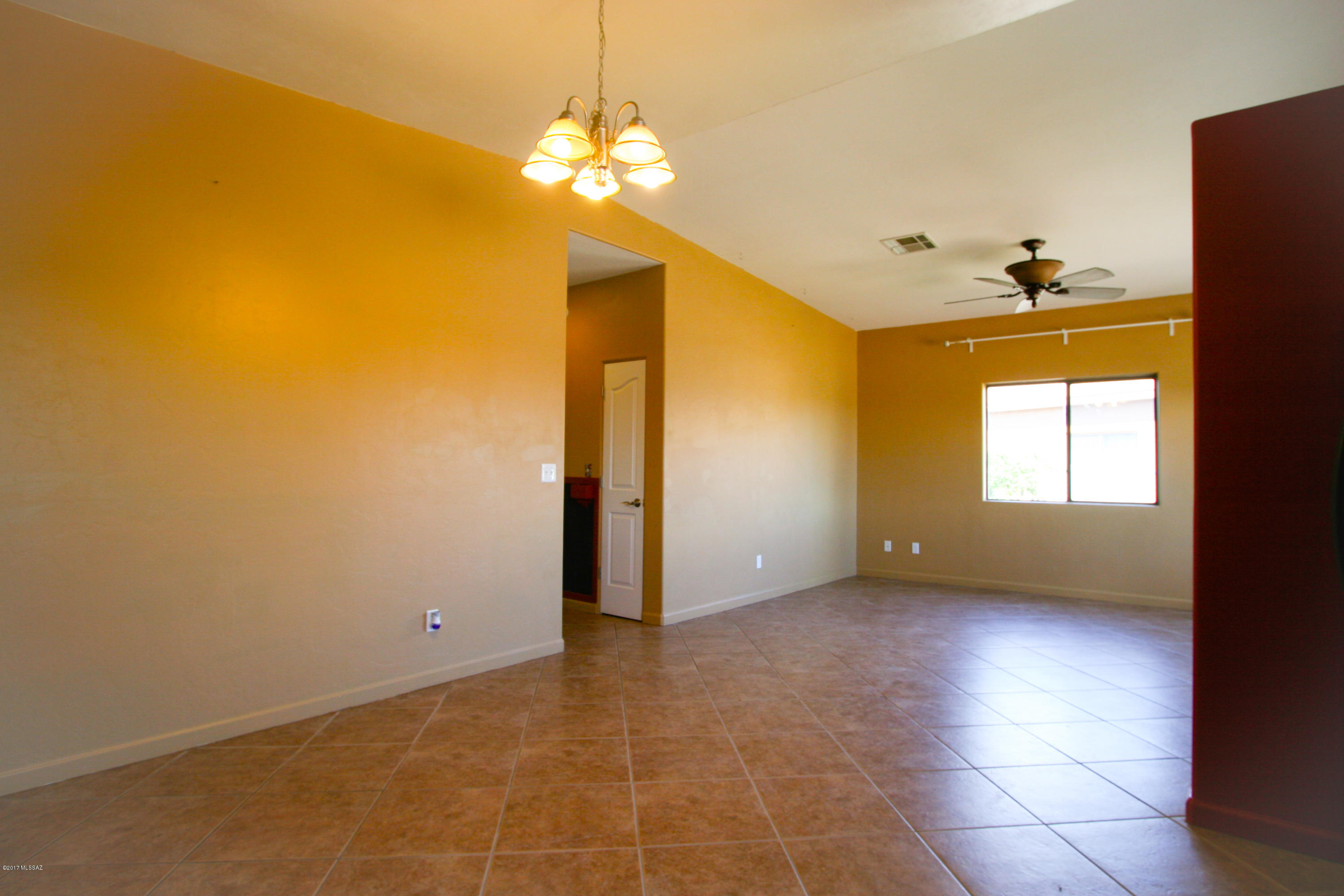 4680 East Rex Street Tucson, AZ 85706 - Photo 7 of 26