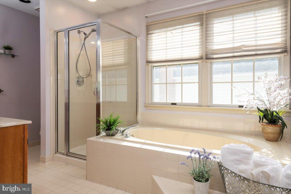 2024 Brigadier Boulevard Odenton, MD 21113 - Photo 26 of 51 Master bath