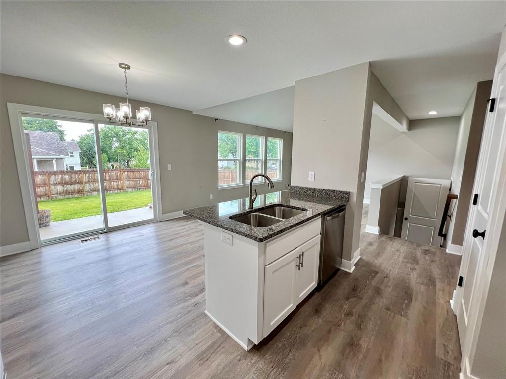 500 West Lawrence Avenue Spring Hill, KS 66083 - Photo 5 of 29