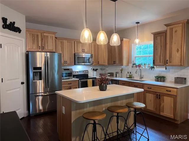 $479,900 | 10537 Victoria Falls Drive, Festus, MO 63028