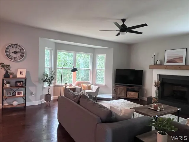 $479,900 | 10537 Victoria Falls Drive, Festus, MO 63028