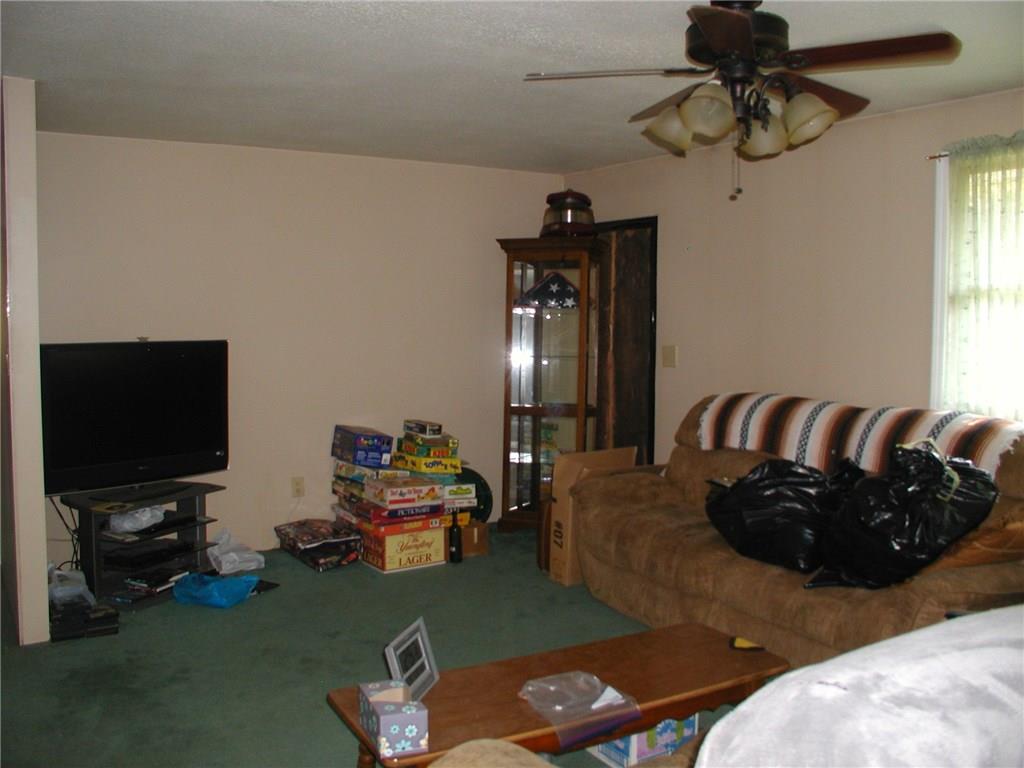 511 Euclid Road Butler, PA 16001 - Photo 4 of 16 Gallery Image 4