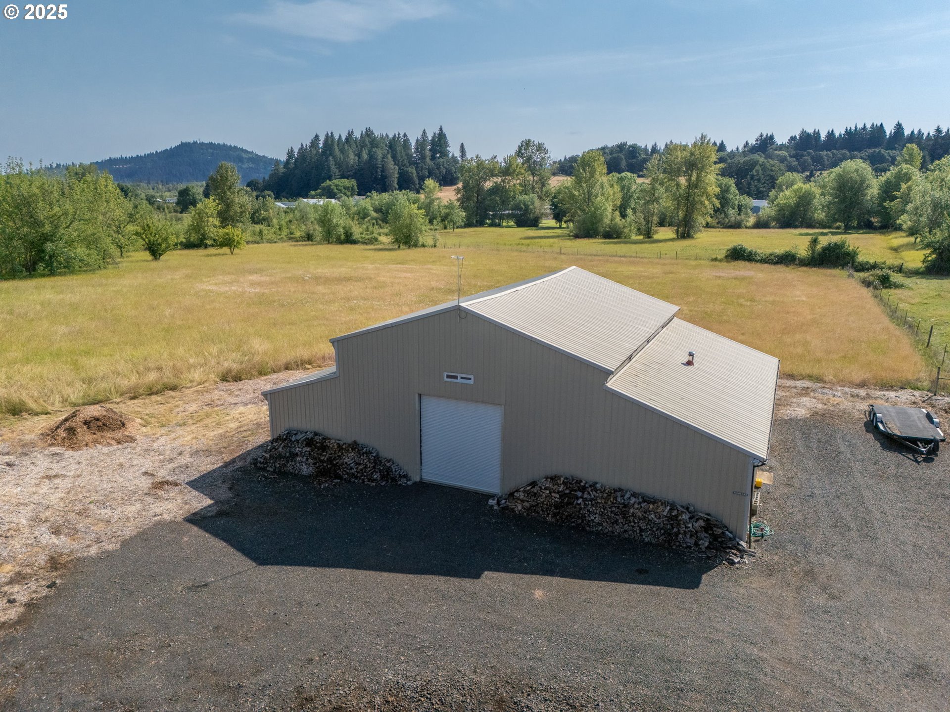 37310 Fawn Drive Lebanon, OR 97355 - Photo 30 of 47 Shop