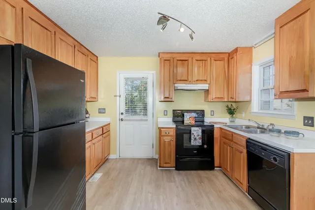 $319,999 | 104 Kildare Court, Clayton, NC 27520