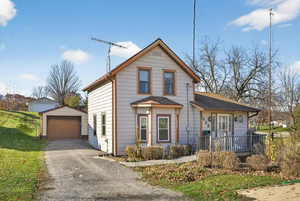 $160,000 | 553 3rd Avenue Northeast, Mazeppa, MN 55956