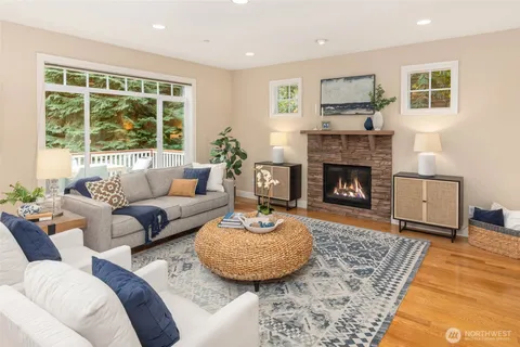 $1,599,950 | 17122 32nd Avenue Northeast, Lake Forest Park, WA 98155