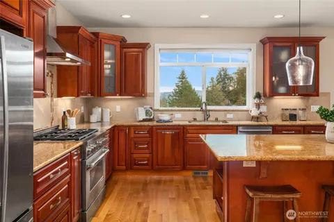 $1,599,950 | 17122 32nd Avenue Northeast, Lake Forest Park, WA 98155