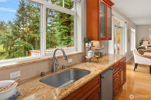 $1,599,950 | 17122 32nd Avenue Northeast, Lake Forest Park, WA 98155