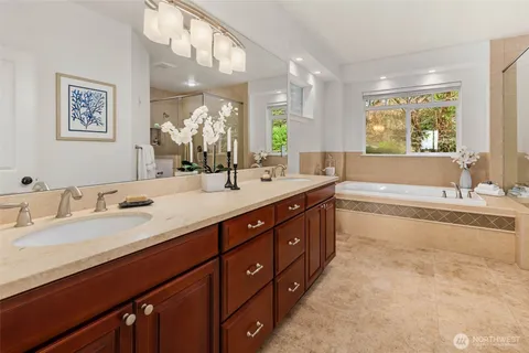 $1,599,950 | 17122 32nd Avenue Northeast, Lake Forest Park, WA 98155