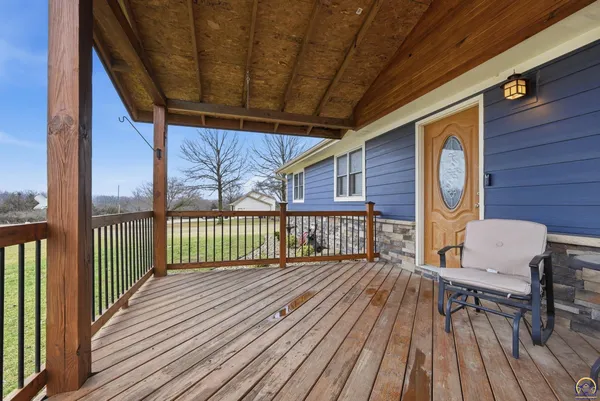 $400,000 | 835 Northeast 62nd Street, Topeka, KS 66617