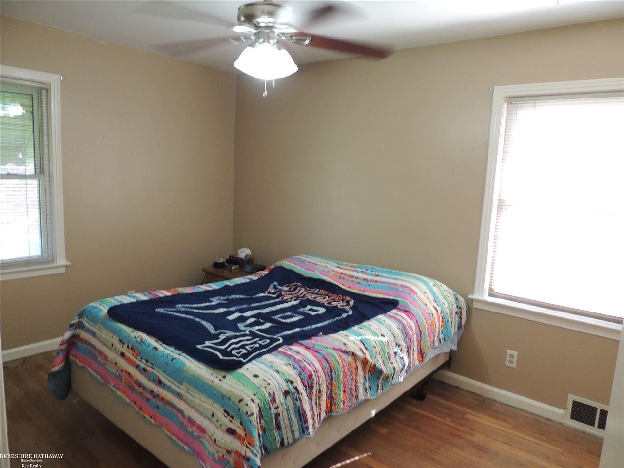 33265 Utica Road Fraser, MI 48026 - Photo 17 of 51