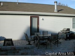 1412 Hoechester Road Springfield, IL 62712 - Photo 2 of 12