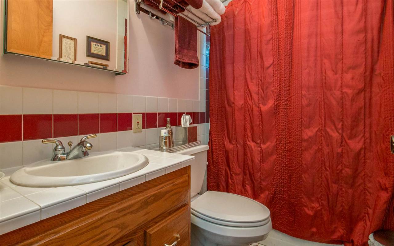 1825 Glendale Road Iowa City, IA 52245 - Photo 16 of 23 Gallery Image 16