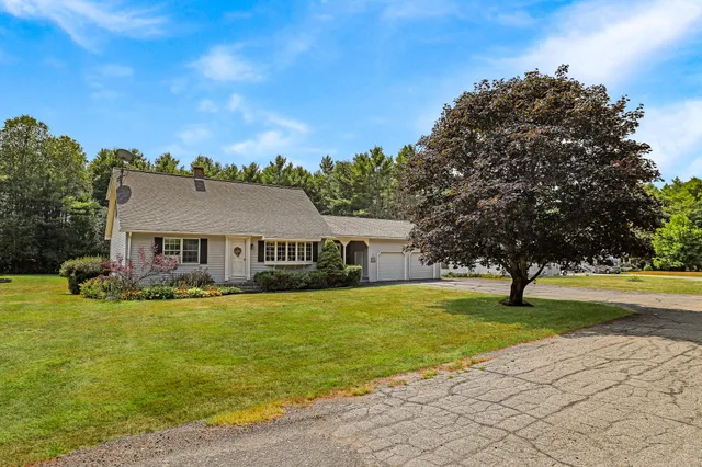 $389,000 | 6 Victory Lane, Dixfield, ME 04224