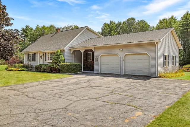 $389,000 | 6 Victory Lane, Dixfield, ME 04224