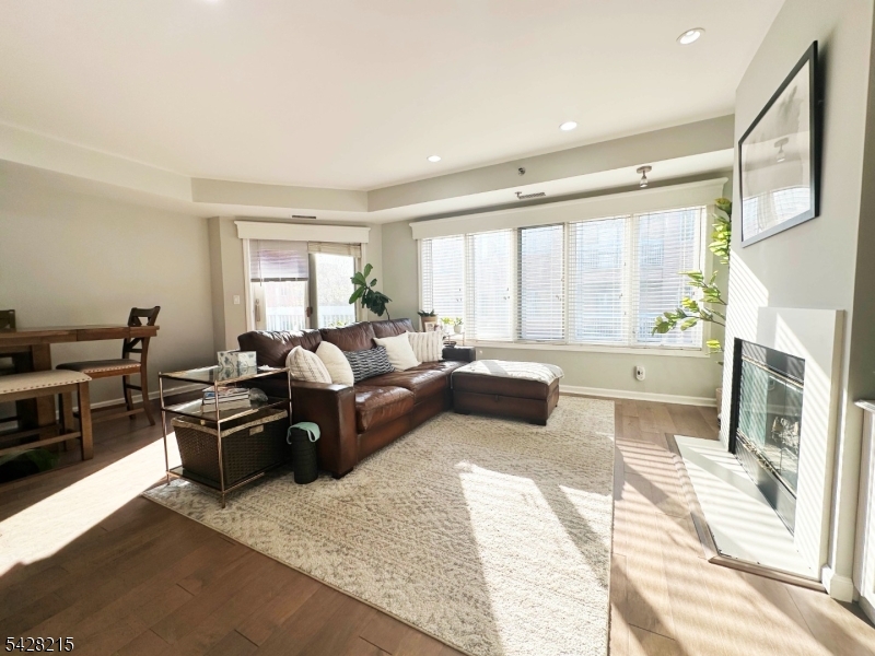 406 Jefferson Court, Unit PH6 Edgewater, NJ 07020 - Photo 12 of 23